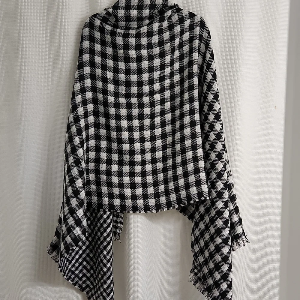 Checkered Wrap - Picture 2 of 5